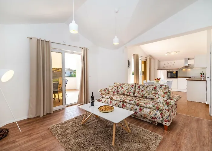 Zozzy Apartamento Posedarje