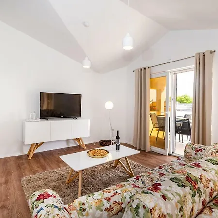 Apartament Zozzy Posedarje