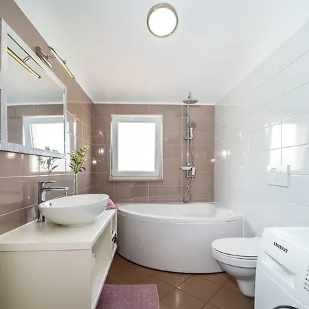 Zozzy Apartament Posedarje